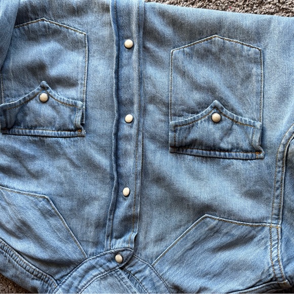 Imogene + Willie Leah Washed Pearl Snap Shirt Denim Small - Picture 12 of 12